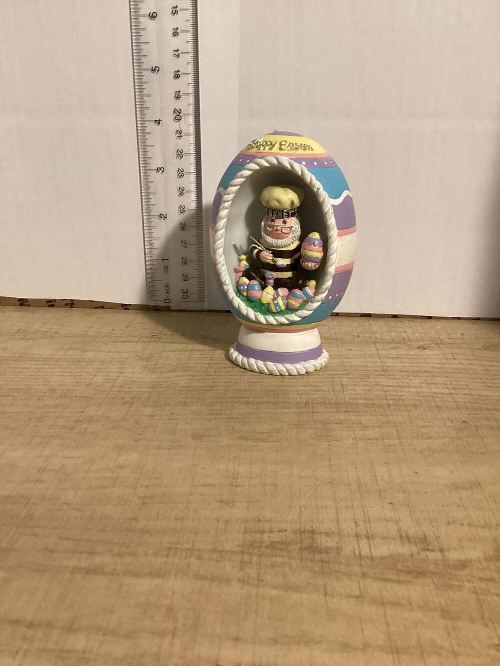 Hershey's Collectible 2002 Happy Easter Egg Figurine Decor